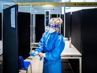 Nieuwe maatregelen vanwege omikron: dit weten we over de variant