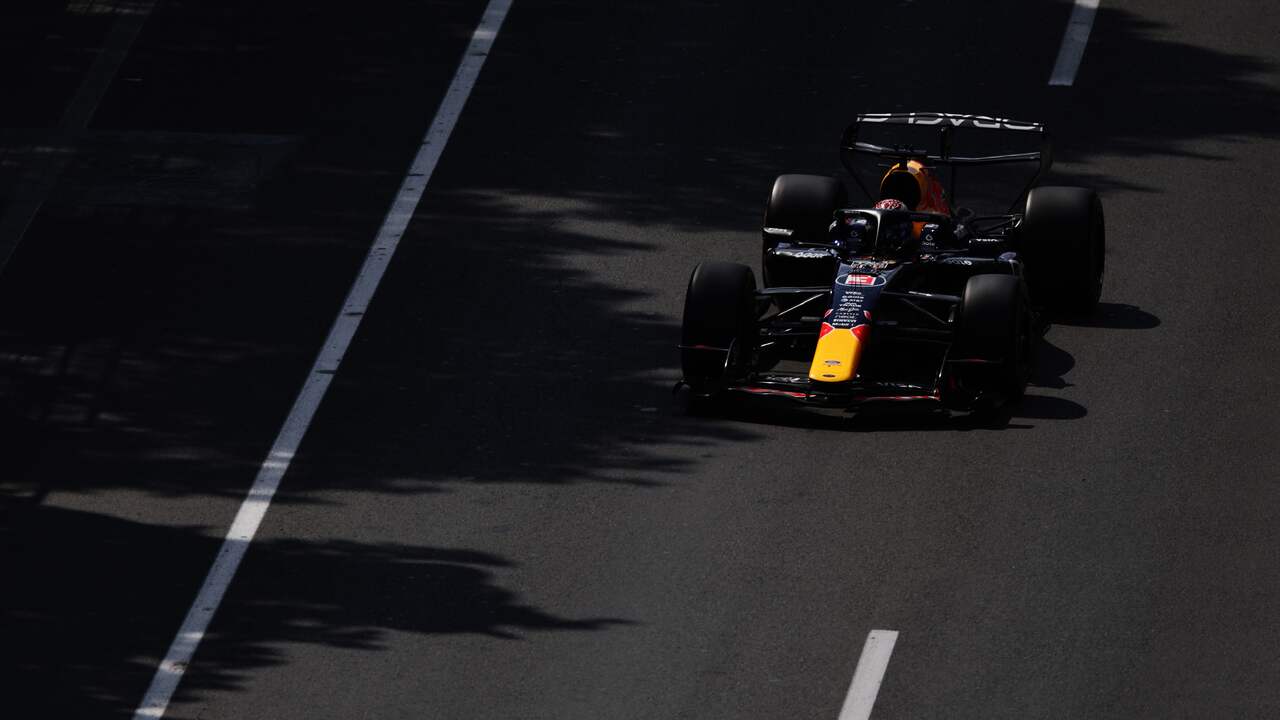 Foto bij Verstappen lijkt mee te strijden om pole in Bakoe na snelste tijd in derde training