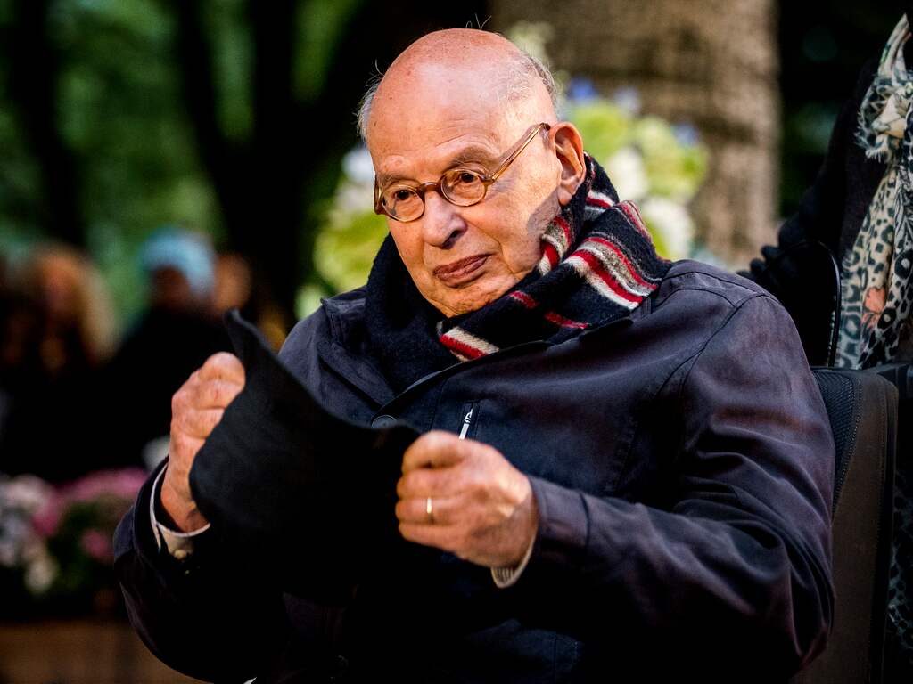 Oud-burgemeester van Amsterdam en PvdA-coryfee Ed van Thijn (87) overleden