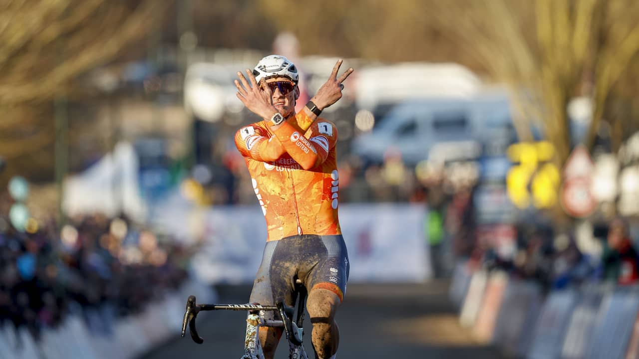 Mathieu van der Poel schrijft geschiedenis met zevende wereldtitel