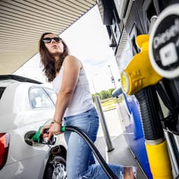 Benzineprijs blijft records breken: nu bijna halve euro hoger dan vóór oorlog