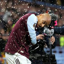 Malen krijgt excuses van Young Boys nadat fans hem met bekers bekogelen