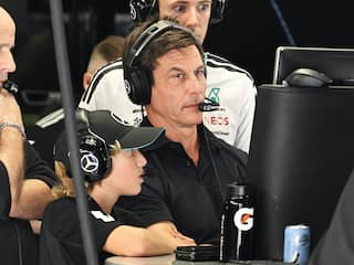 Verstappen verpest slipstream Antonelli bij Russell: 'Hij heeft ons pole gekost'