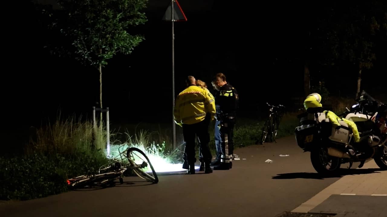 Auto rijdt door na aanrijding in Nieuwveen, jonge vrouw (19) zwaargewond