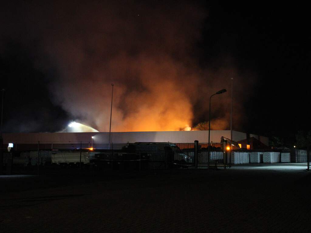 Meerdere gebouwen verwoest bij grote branden in noorden van het land