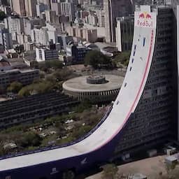 Video | Skateboarder gaat met 103,8 km/u van helling en breekt wereldrecords