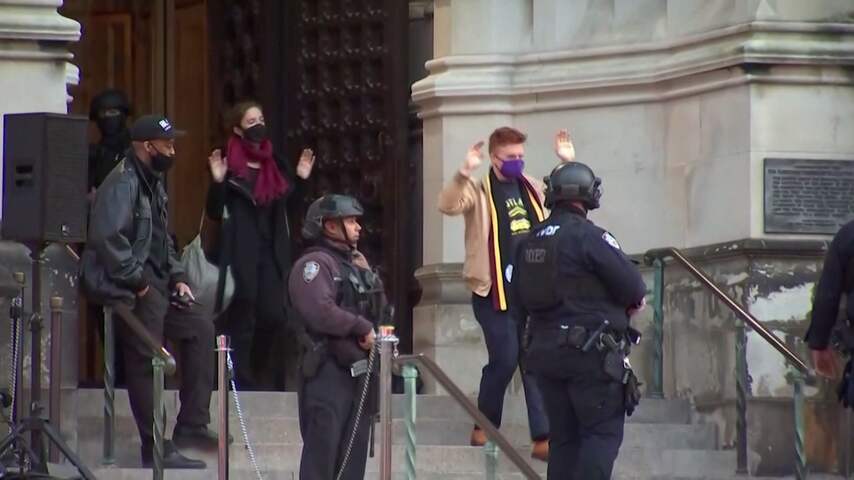 Agenten controleren kerkbezoekers na schietpartij New York