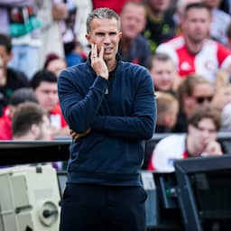 Feyenoord-coach Van Persie looft Kraaijeveld en staat voor puzzel tegen 'Fener'