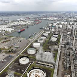 Stroomstoring bij Esso-raffinaderij in Rotterdam voorbij, fabrieken starten op