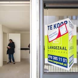 Gemiddelde huizenprijs zakt tot onder de half miljoen euro, aanbod neemt toe