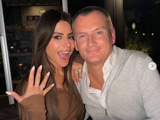Olcay Gulsen verloofd met platenbaas Eelko van Kooten: 'OMG, ik ga trouwen'