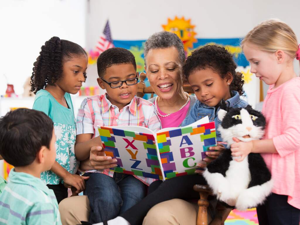 Jeugdeducatiefonds helpt kinderen aan eten in plaats van boeken en bijles