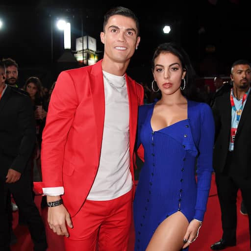 Ronaldo en Rodríguez kozen voor intieme bruiloft in woonkamer