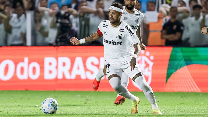 Neymar haalt op Instagram uit naar eigen veldmeester: 'Gefeliciteerd, goed werk'