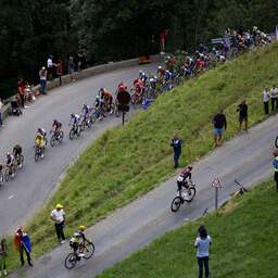 Live Tour | Roglic ingerekend, duel Pogacar-Vingegaard verwacht op slotklim