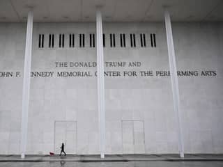 Amerikaanse rechter: Trumps naam moet van Kennedy Center worden gehaald