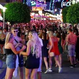 Mallorca en Ibiza verbieden alcohol op straat in toeristische gebieden