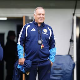 Live voetbal | Teruggekeerde Dick Advocaat oefent met Curaçao tegen Schotland