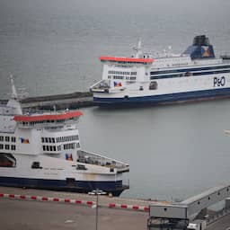 Gemaskerde mannen verstoren openbare orde in Britse havenstad Dover