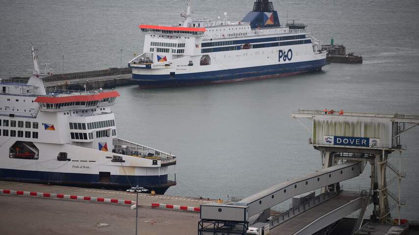 Foto bij Gemaskerde mannen verstoren openbare orde in Britse havenstad Dover