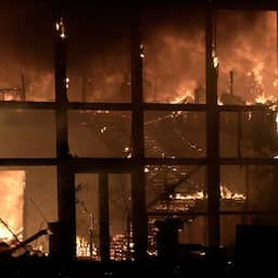 Video | Hevige brand verwoest interieurwinkel in Overijssel
