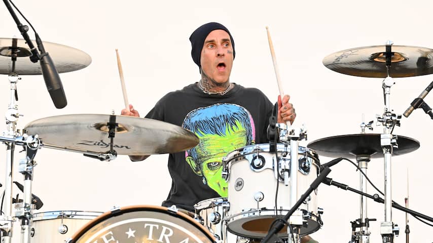 Blink-182-drummer Travis Barker geopereerd na gevoelloosheid in arm