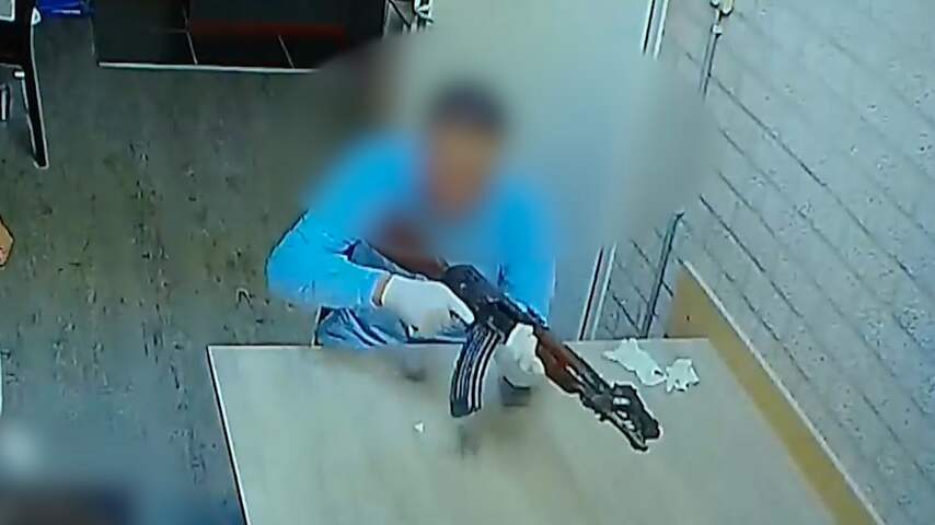 OM toont beelden: Terrorismeverdachten oefenen met kalasjnikovs