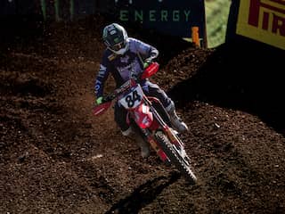 Motorcrosser Herlings grijpt leiding in WK-stand met dubbele zege