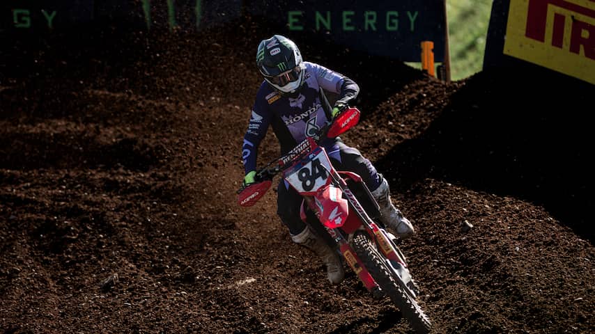 Motorcrosser Herlings grijpt leiding in WK-stand met dubbele zege