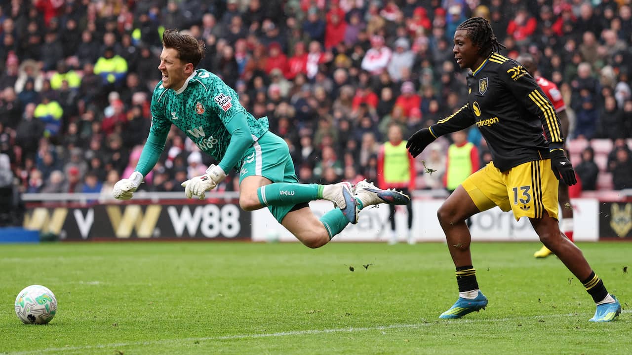 Roefs redt punt voor Sunderland tegen United, Kluivert terug bij Bournemouth