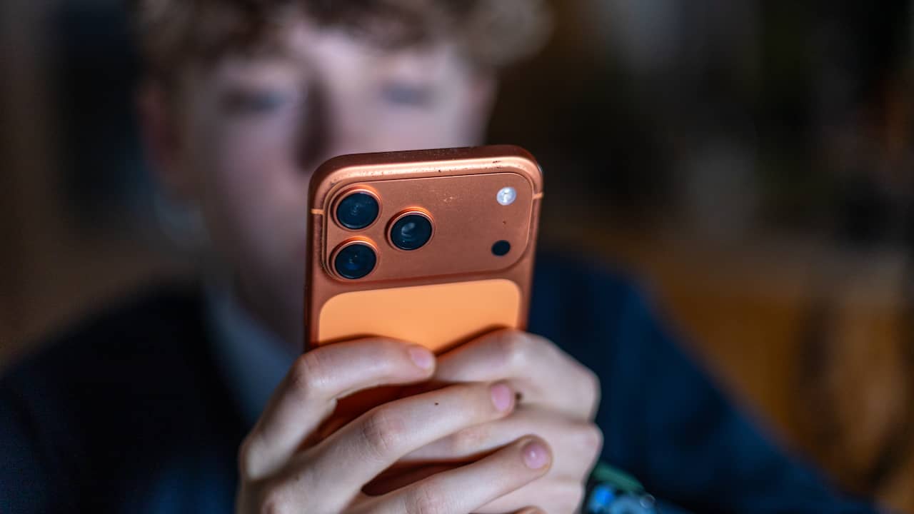 Snapchat-geweld is blinde vlek: 'Veel ouders en leraren begrijpen de app niet'