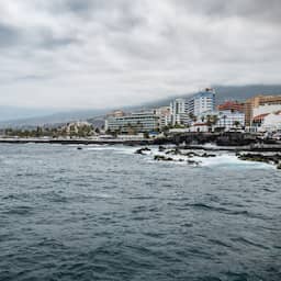 Nederlandse vrouw (79) onder meerdere doden door enorme golven op Tenerife