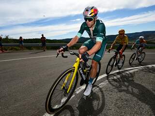 Live Vuelta | Van Aert wil toeslaan in heuvelrit, bekijk de koerssituatie