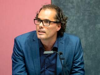 Amsterdamse wethouder Ivens stapt op wegens grensoverschrijdend gedrag