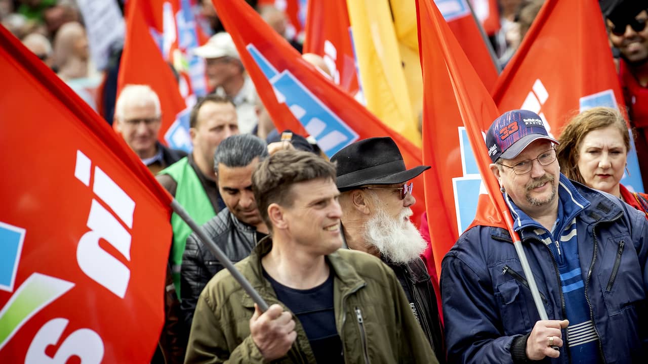 Dag van de Arbeid bijna overal vrije dag, maar Nederlanders werken door