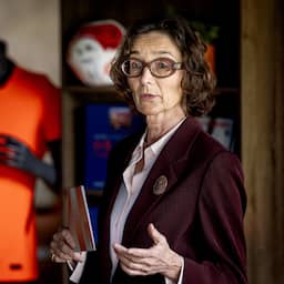 KNVB verdient alleen geld als Oranje wereldtitel p