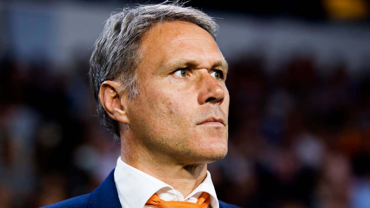 Marco van Basten brengt in december zijn biografie BASTA uit | Boek