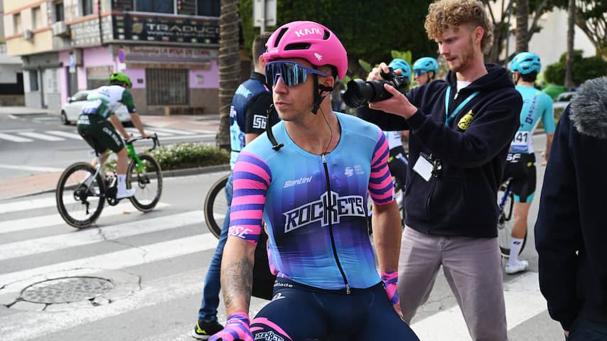 Groenewegen heeft spierscheuring na botsing met motor tijdens training