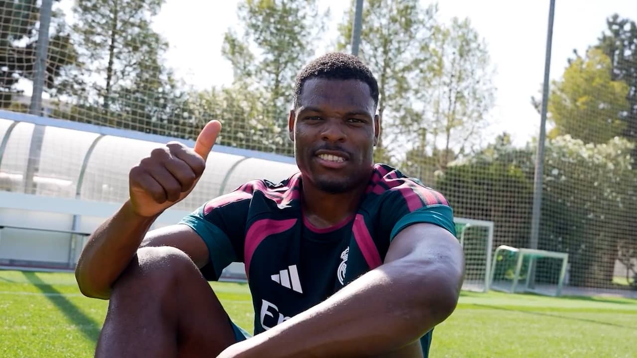 Dumfries traint onder toeziend oog van Mourinho voor het eerst bij Real