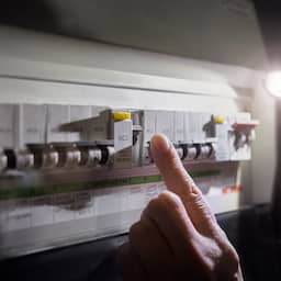 Netbeheerder Enexis adviseert zaklamp vanwege kans op stroomuitval in winter