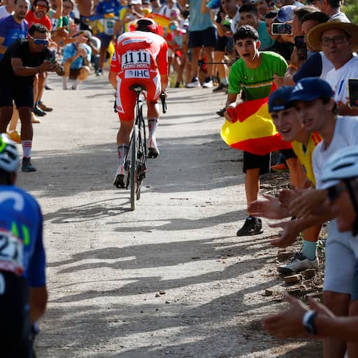 Pogacar schrok van Mas op slotklim in Vuelta: 'Ging me als een raket voorbij'