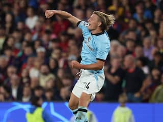 Steijn evenaart vader met goal tegen Barça: 'Ik dacht: dit moet mij ook ooit lukken'
