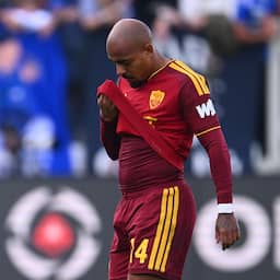 Donyell Malen krijgt eerste rode kaart uit zijn carrière bij gelijkspel AS Roma