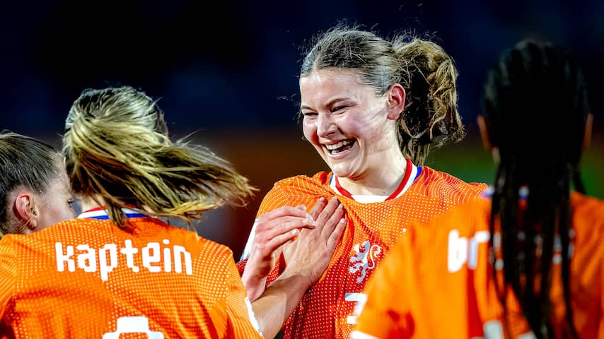 Droomtransfer voor Renee van Asten: Oranjetalent verruilt Ajax voor Barcelona