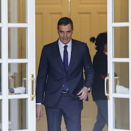 Premier Spanje gaat door ondanks woede over beschuldigingen tegen zijn vrouw
