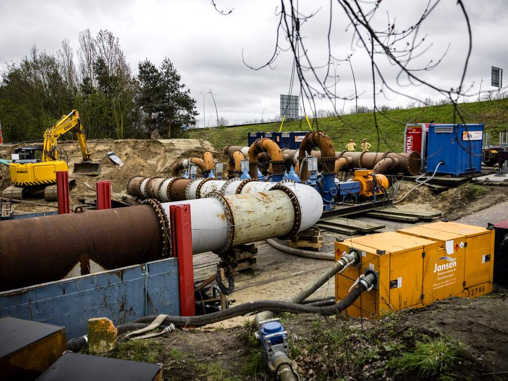 A2 dicht omdat gasleiding dreigt te barsten, advies om regio Eindhoven te mijden