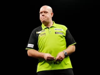 Michael van Gerwen stopt voorlopig met darten vanwege breuk met zijn vrouw