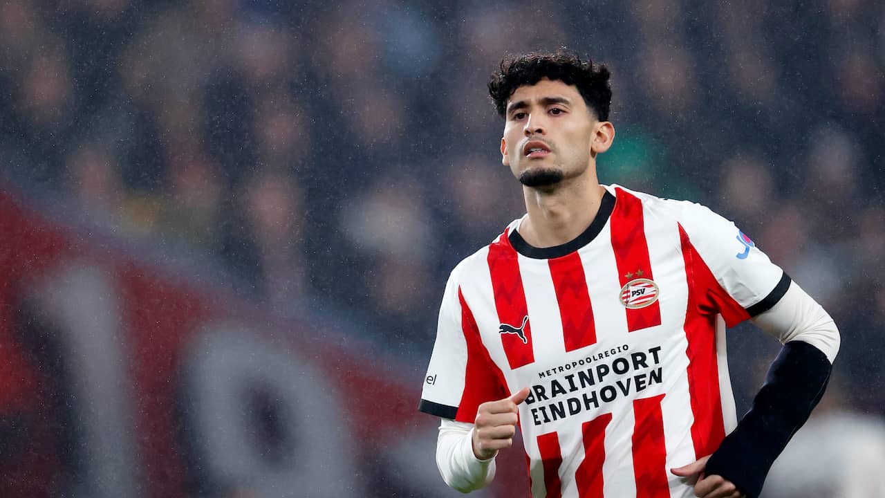 Live Eredivisie | PSV wint eenvoudig, basisplaats Paes en Fitz-Jim bij Ajax