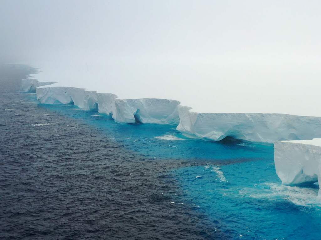 's Werelds grootste ijsberg op ramkoers met eiland, ramp dreigt voor dieren