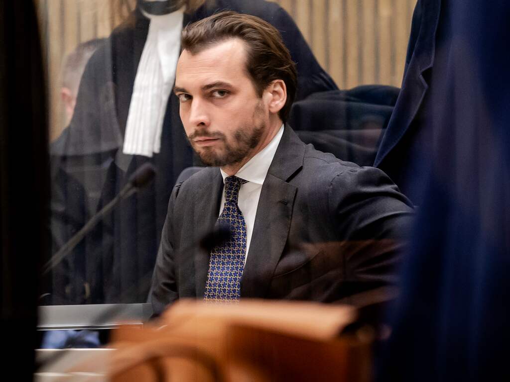 Baudet moet tweets met Holocaustvergelijking verwijderen na kort geding